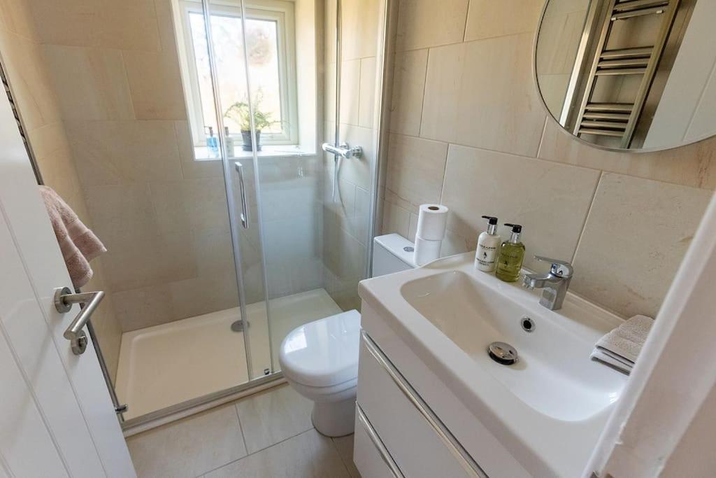 Central Buxton - Modern Cottage - Peak District Экстерьер фото