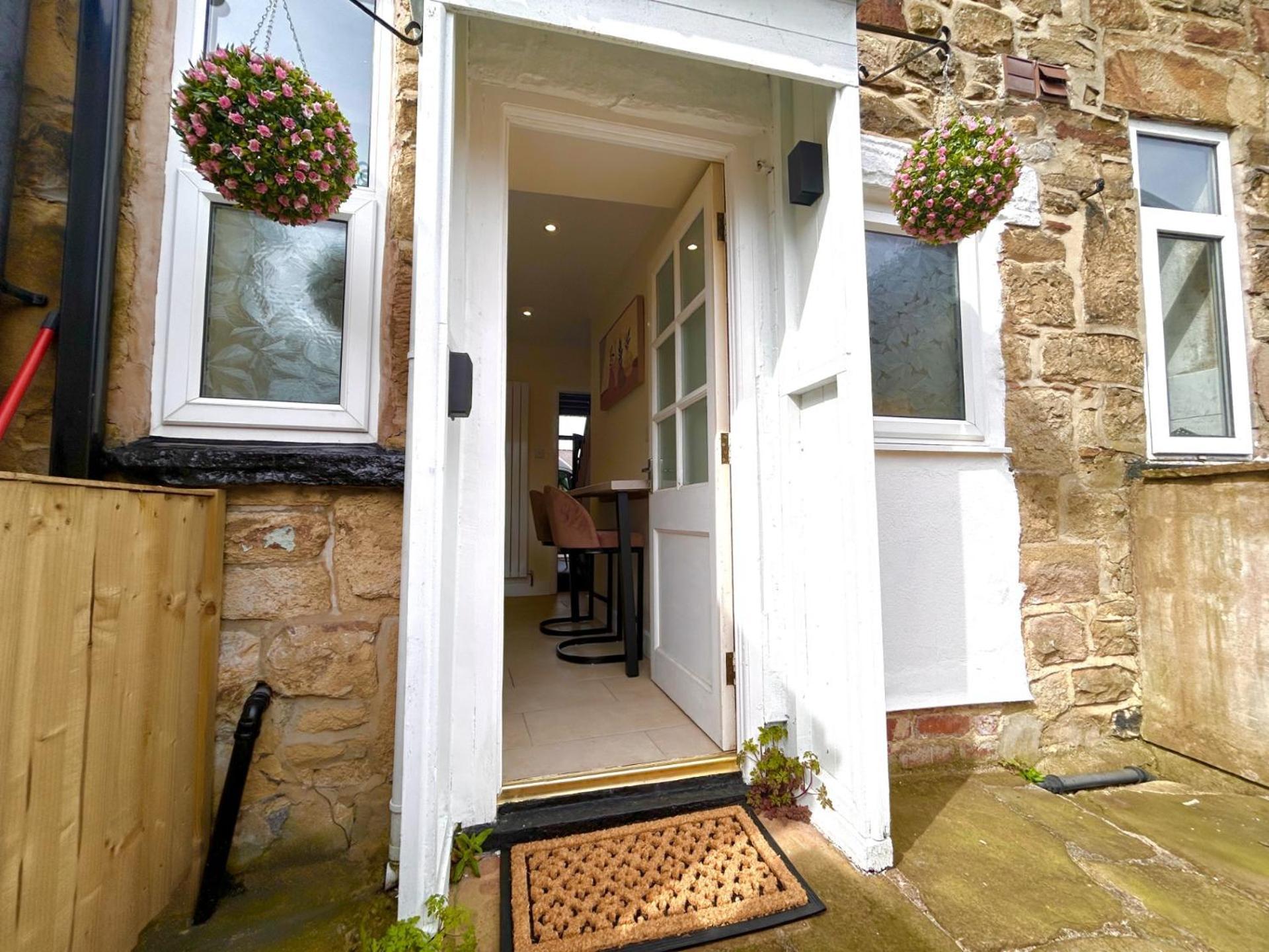Central Buxton - Modern Cottage - Peak District Экстерьер фото